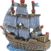 ORNAMENT GEZ.PIRATENSCHIP GEKLEURD 25CM 2 ORNAMENT GEZ.PIRATENSCHIP GEKLEURD 25CM -Aquariumwinkel de boon ornament gezpiratenschip gekleurd 25cm